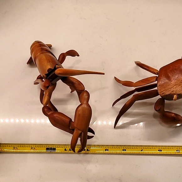 Hand carved wooden crab 🦀 and lobster 🦞. Hand made in the Bahamas - Picture 10 of 11